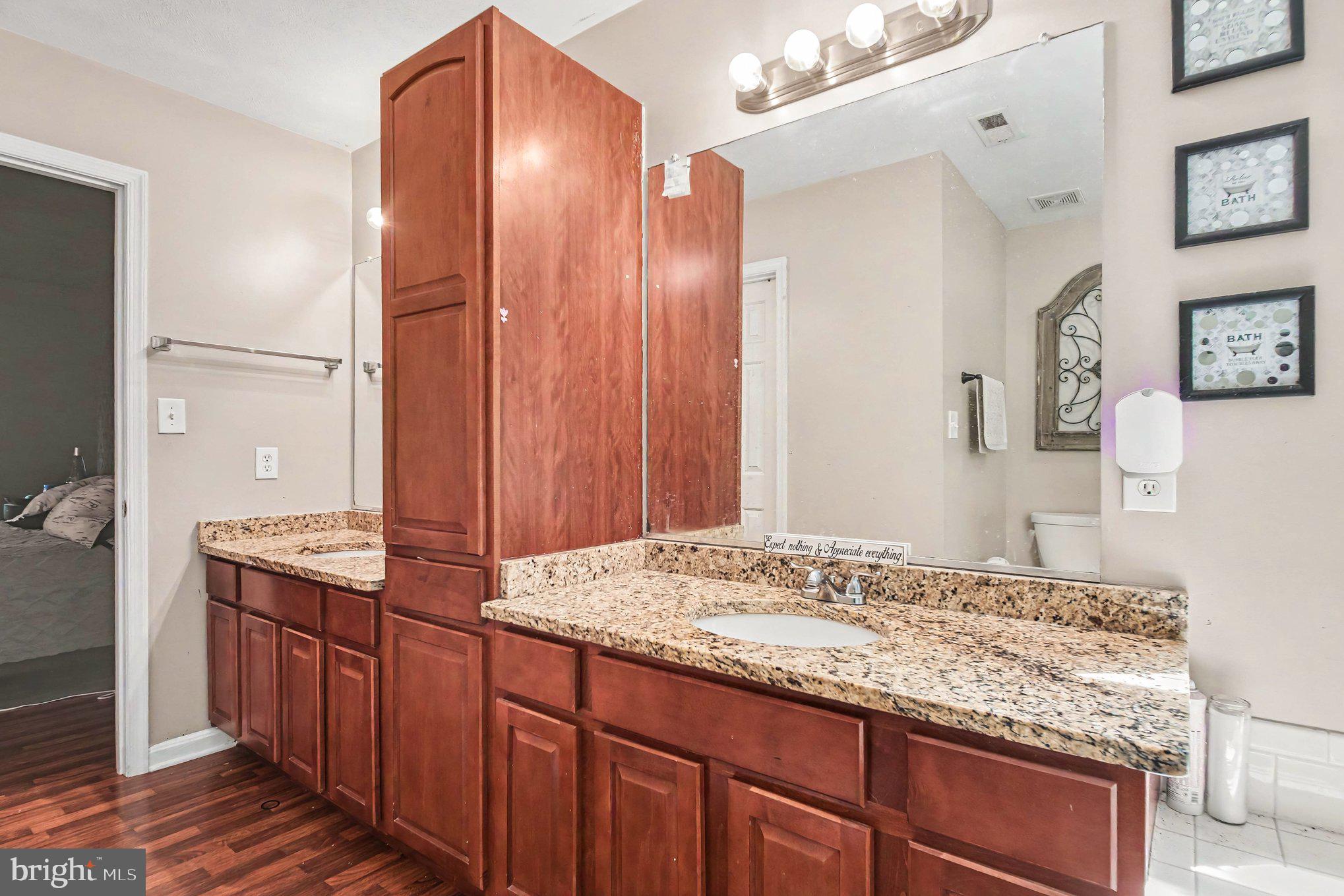 PRESIDENTIAL LAKES - Residential