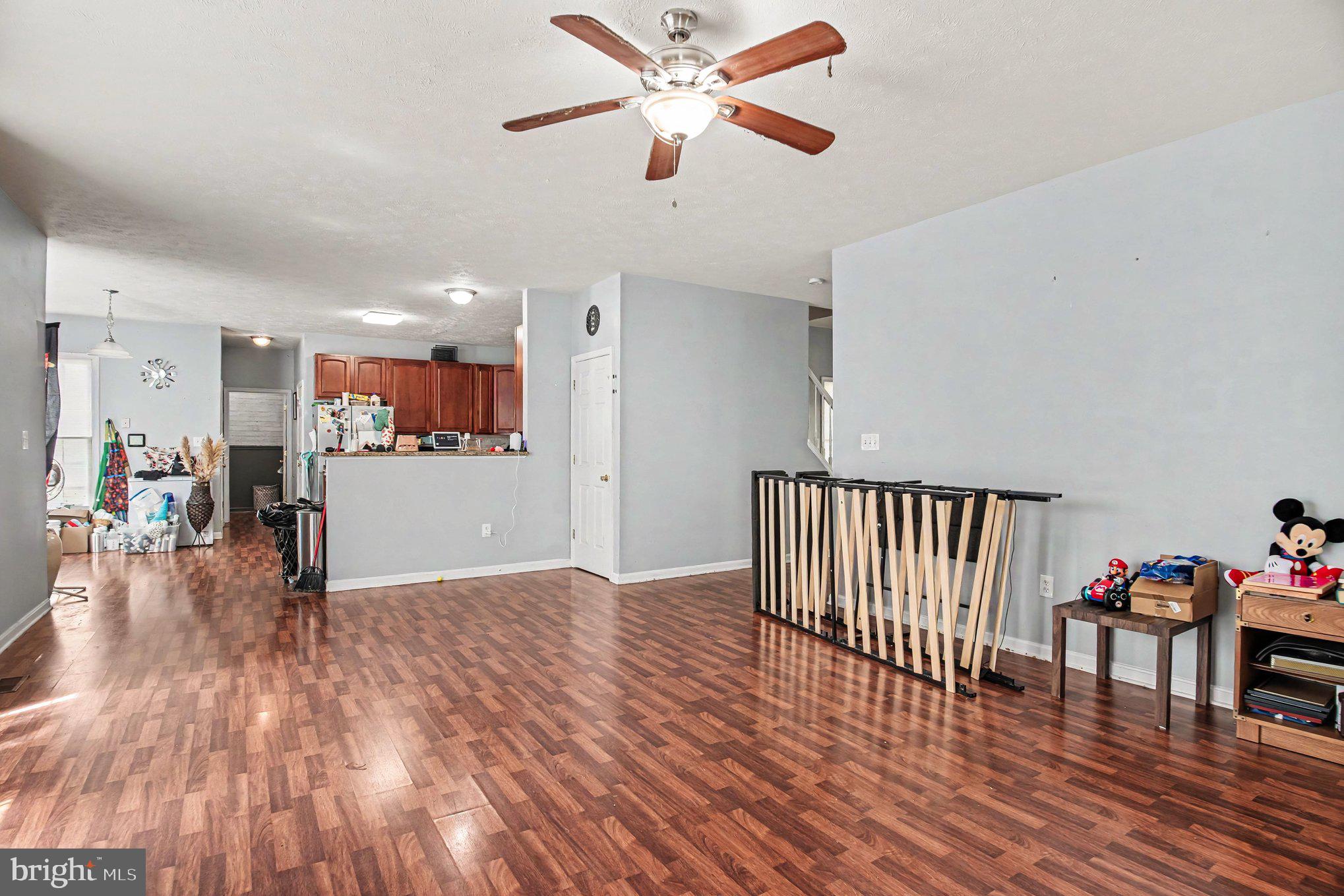 PRESIDENTIAL LAKES - Residential