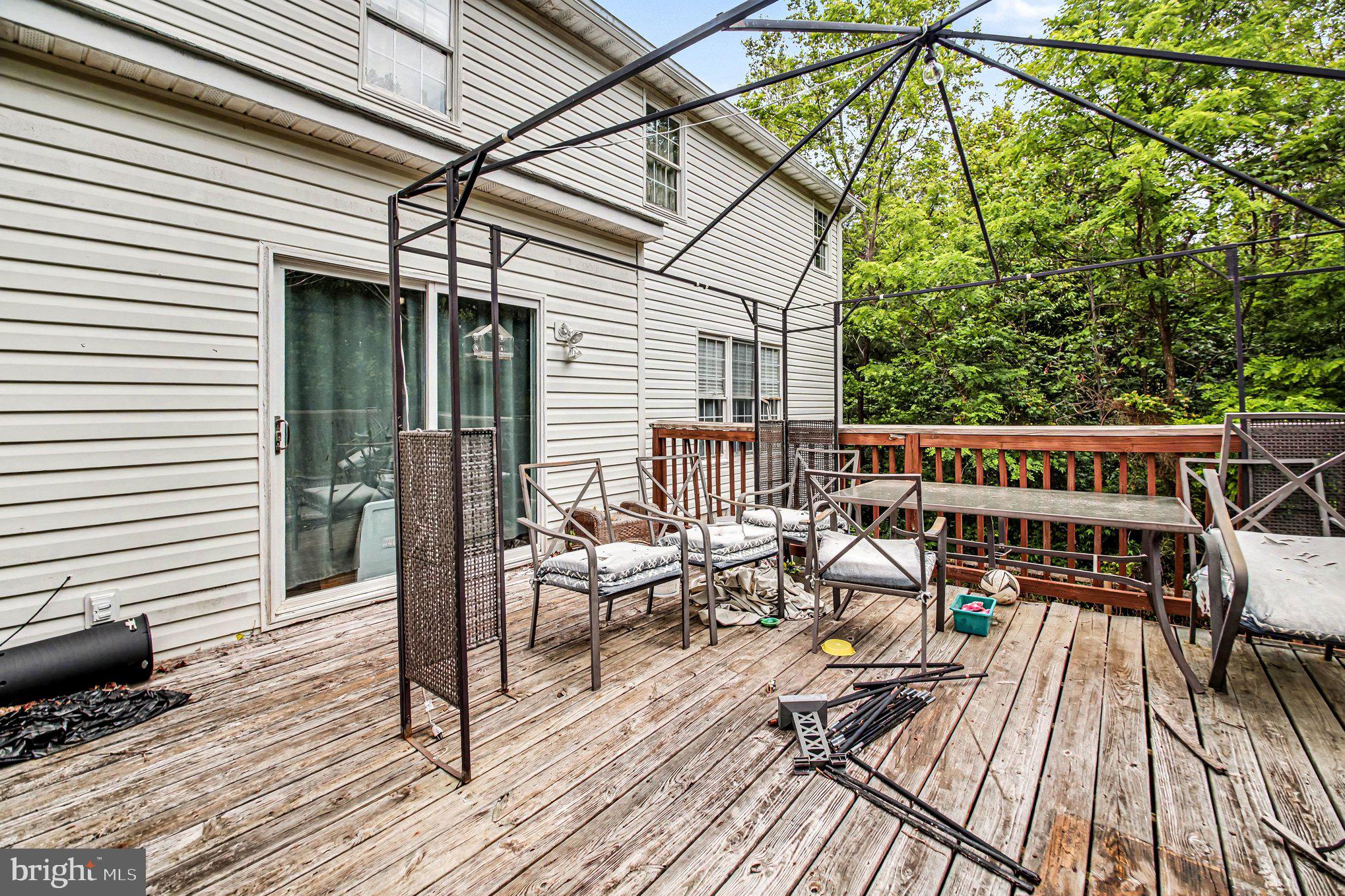 PRESIDENTIAL LAKES - Residential