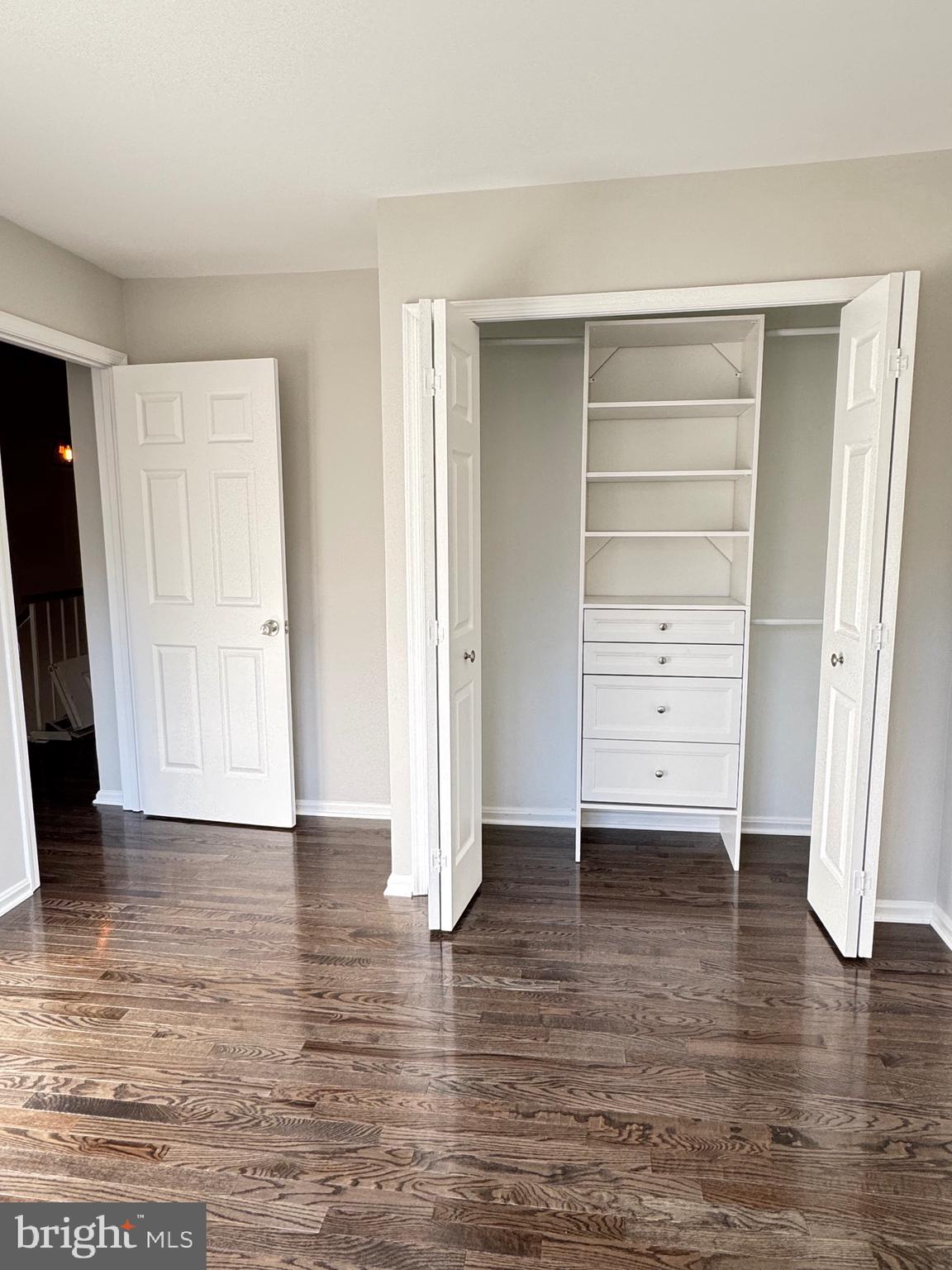 ASHBURN VILLAGE - Residential Lease