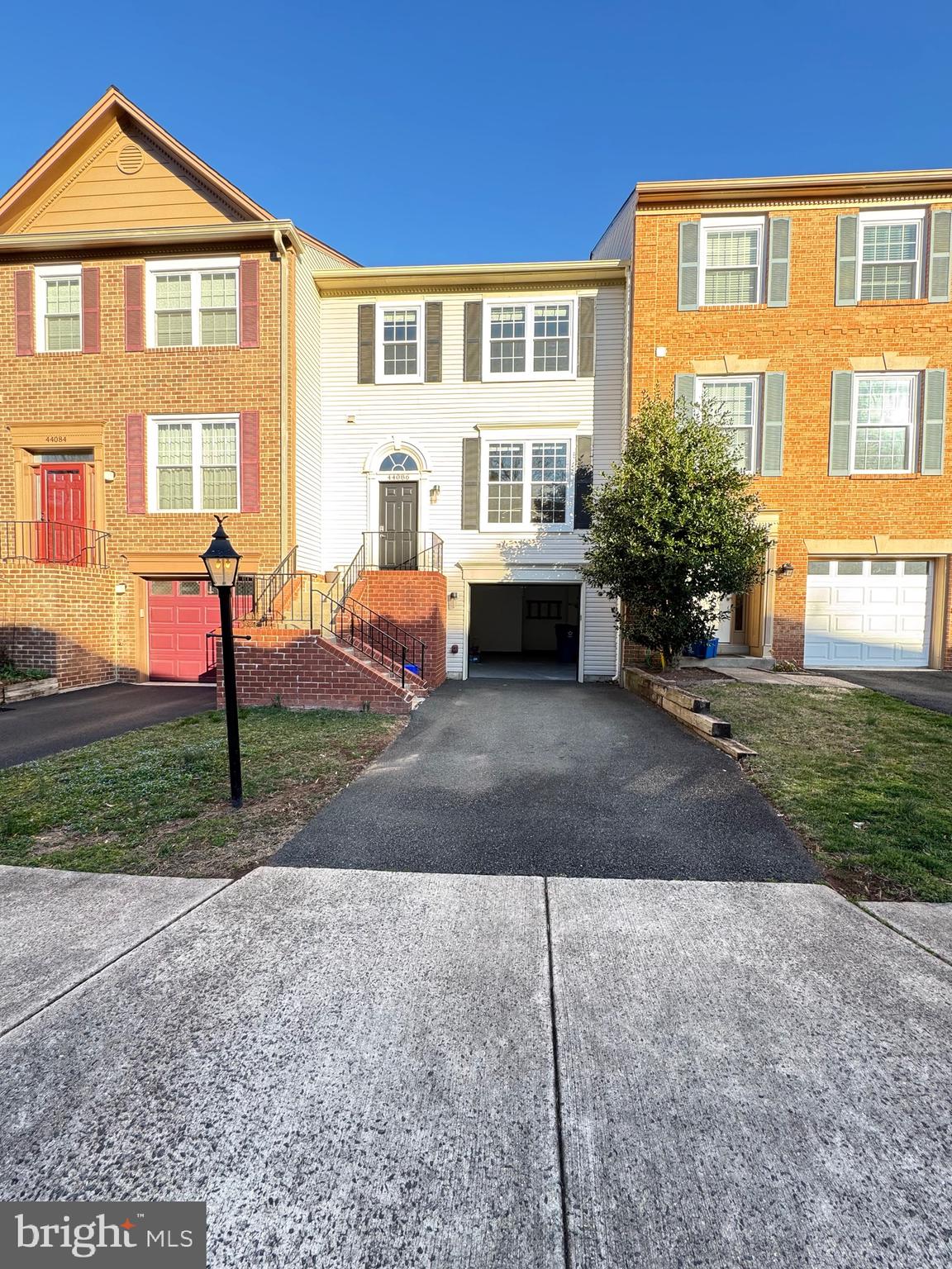 ASHBURN VILLAGE - Residential Lease