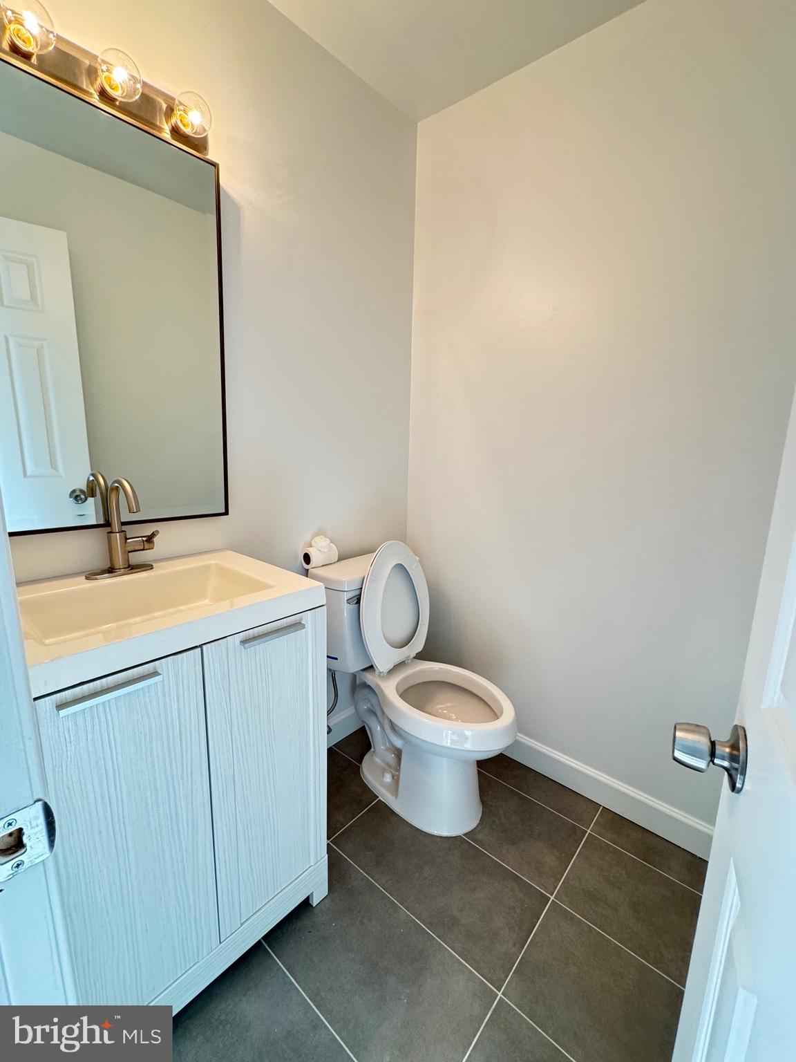 ASHBURN VILLAGE - Residential Lease