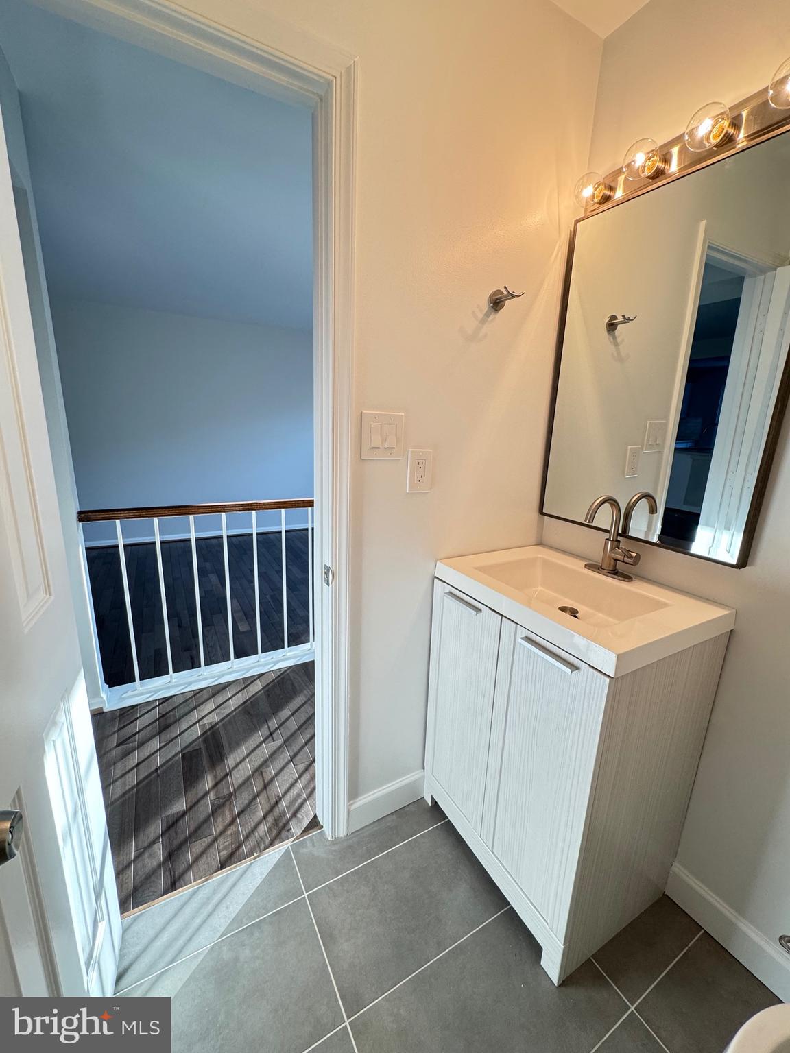 ASHBURN VILLAGE - Residential Lease