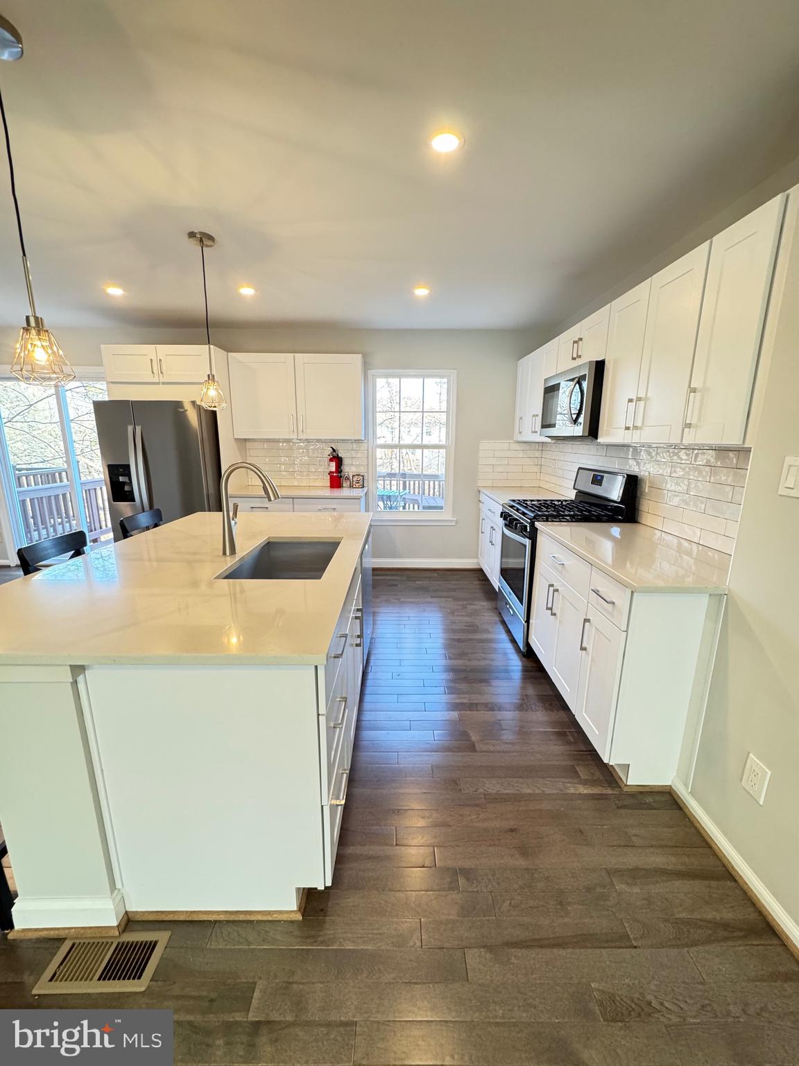 ASHBURN VILLAGE - Residential Lease