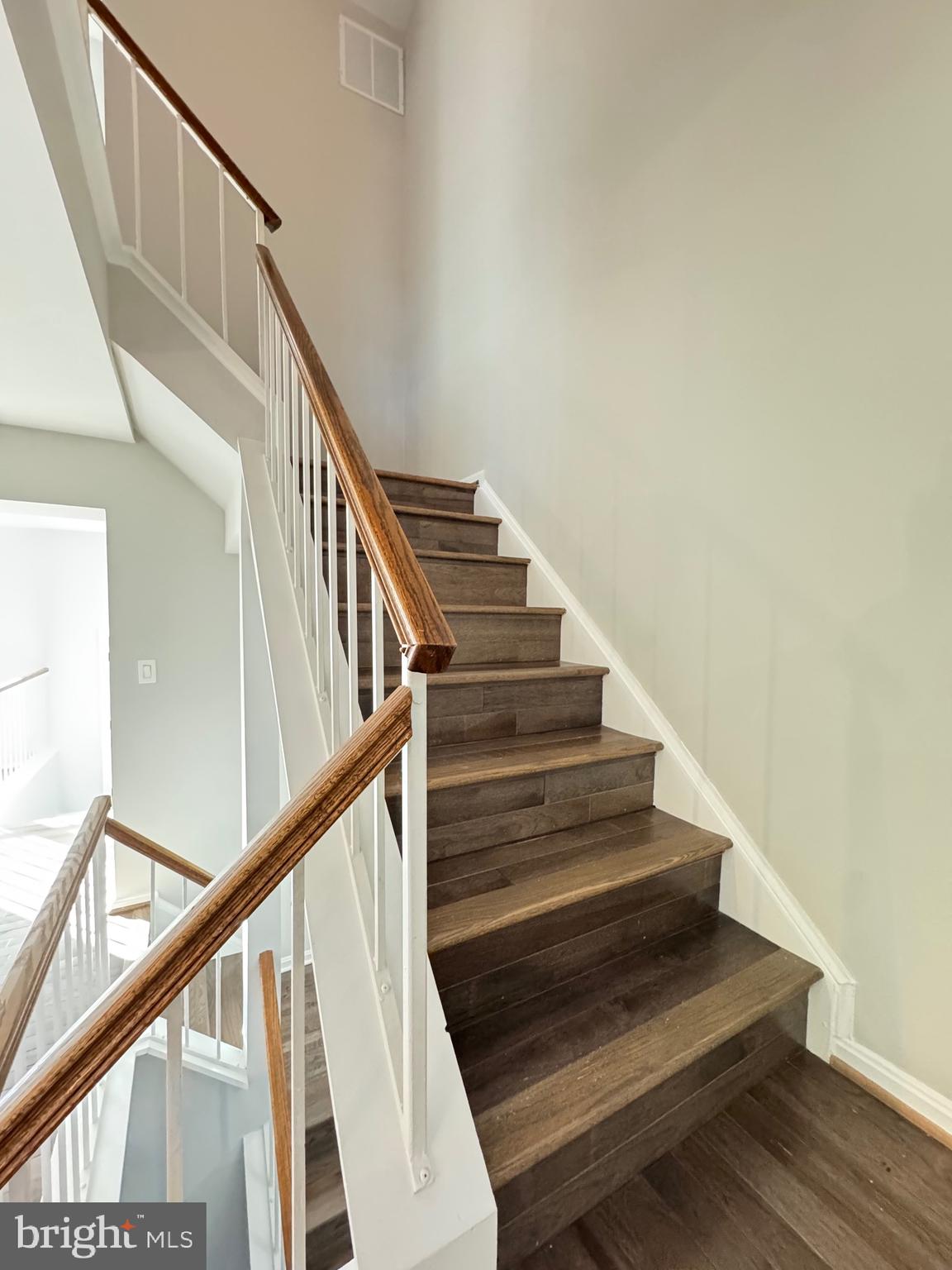 ASHBURN VILLAGE - Residential Lease