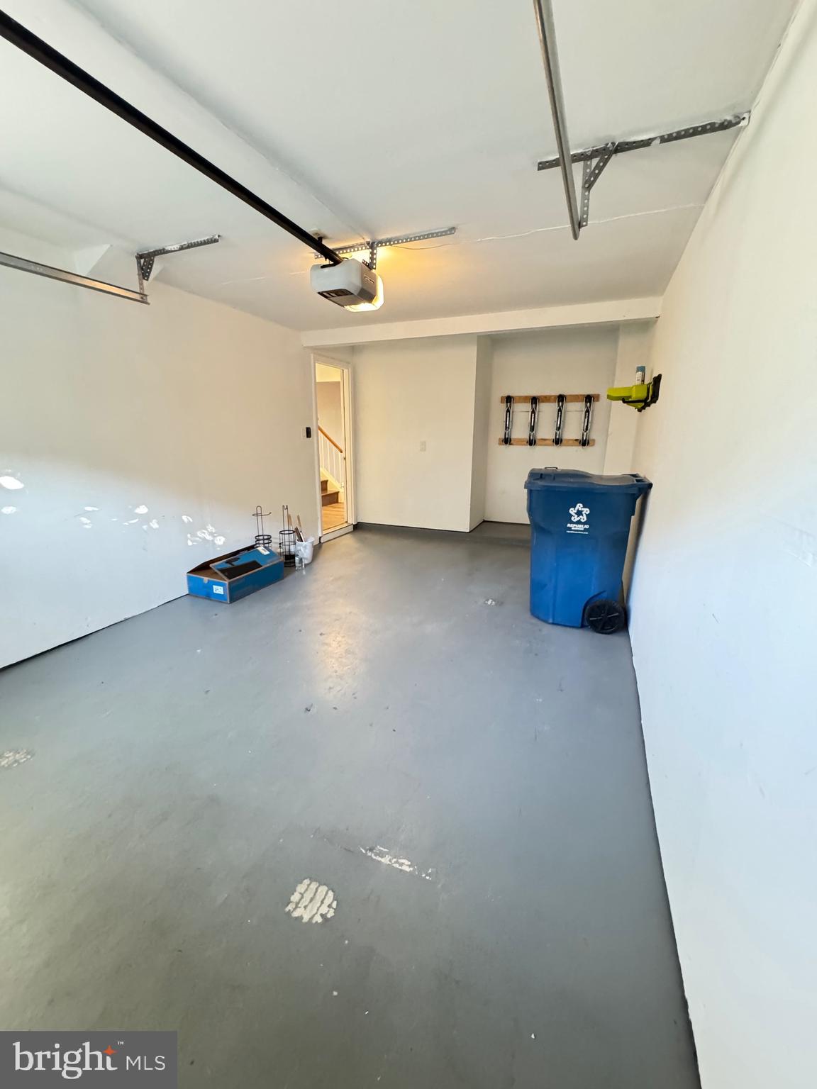 ASHBURN VILLAGE - Residential Lease