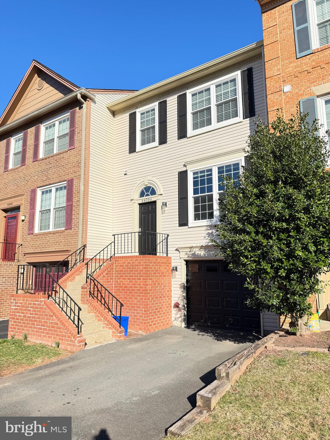 ASHBURN VILLAGE - Residential Lease