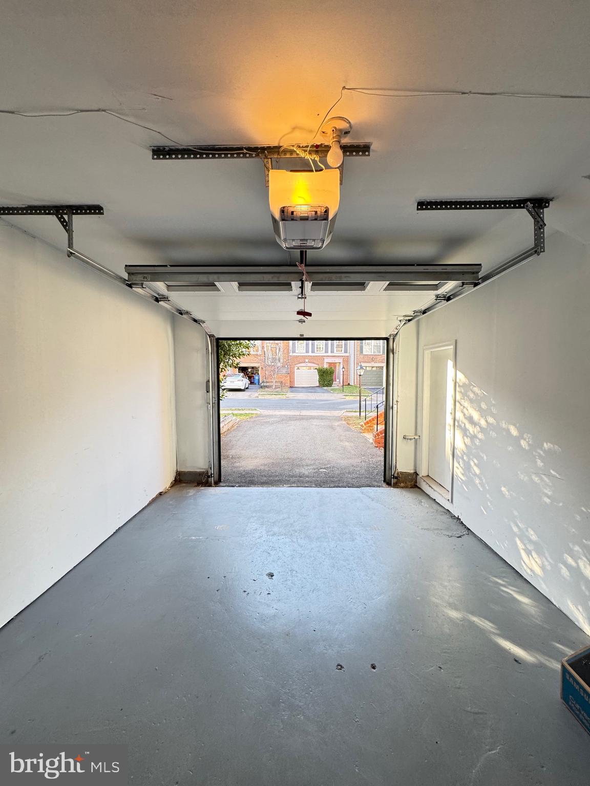 ASHBURN VILLAGE - Residential Lease