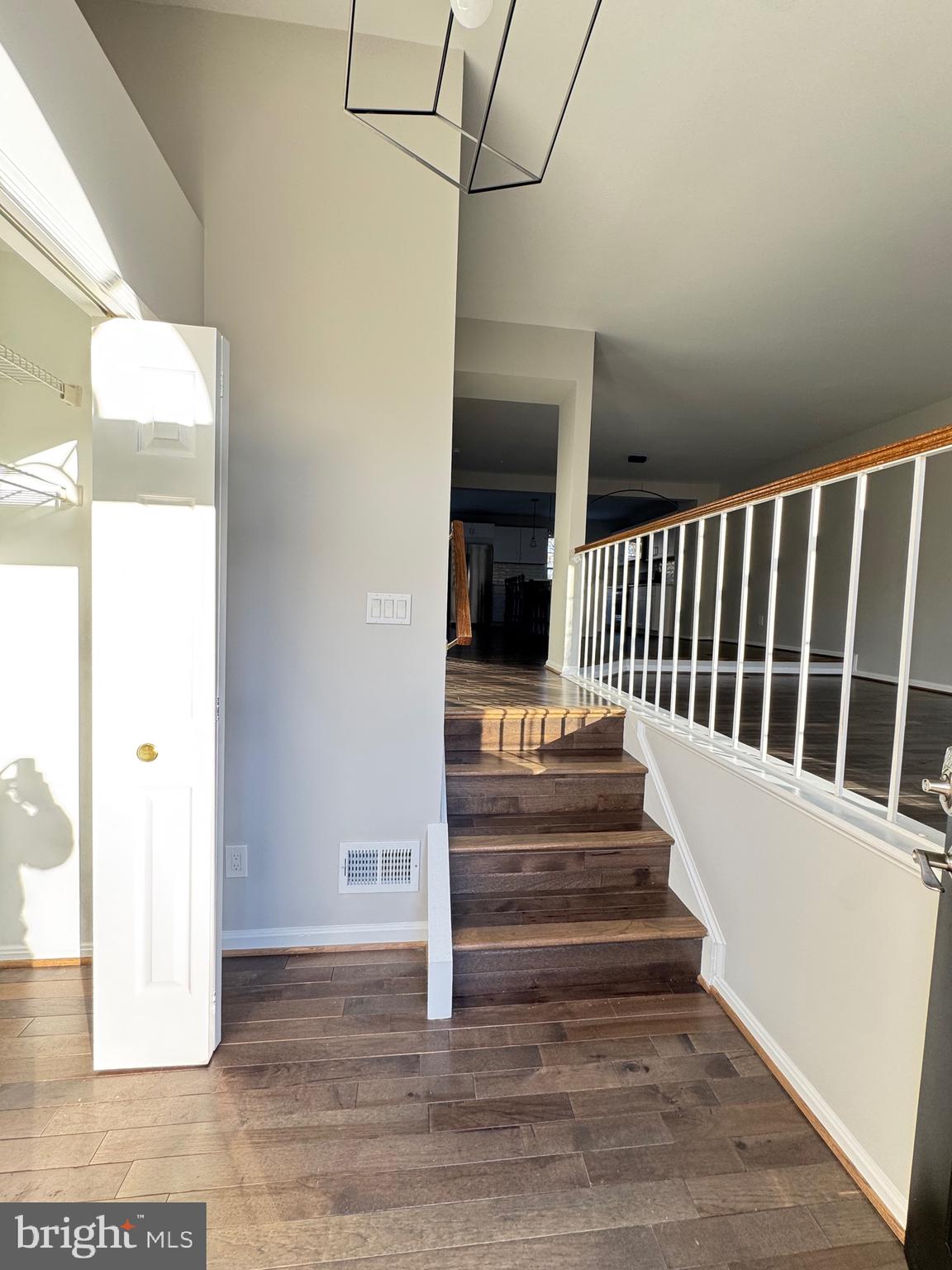 ASHBURN VILLAGE - Residential Lease