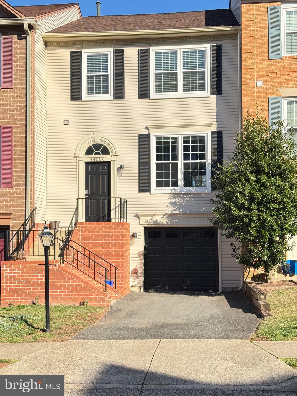 ASHBURN VILLAGE - Residential Lease
