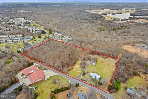 8236 PATTON LANE MANASSAS VA 20111