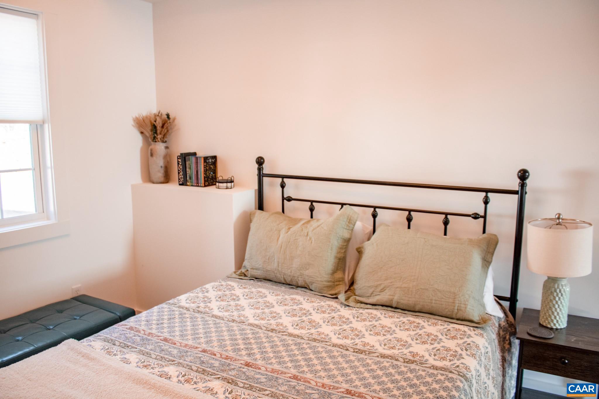 5 BROKENBACK MOUNTAIN RD