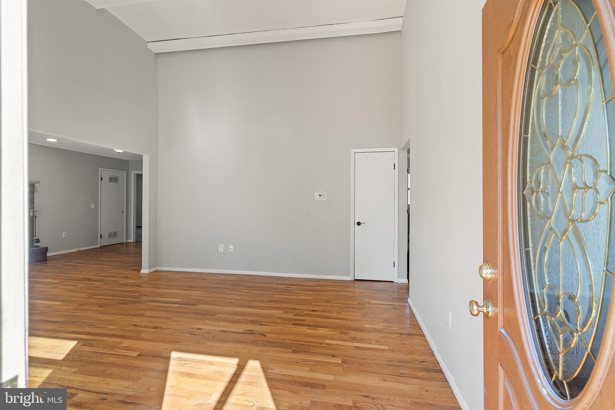 455 COMMODORE DRIVE