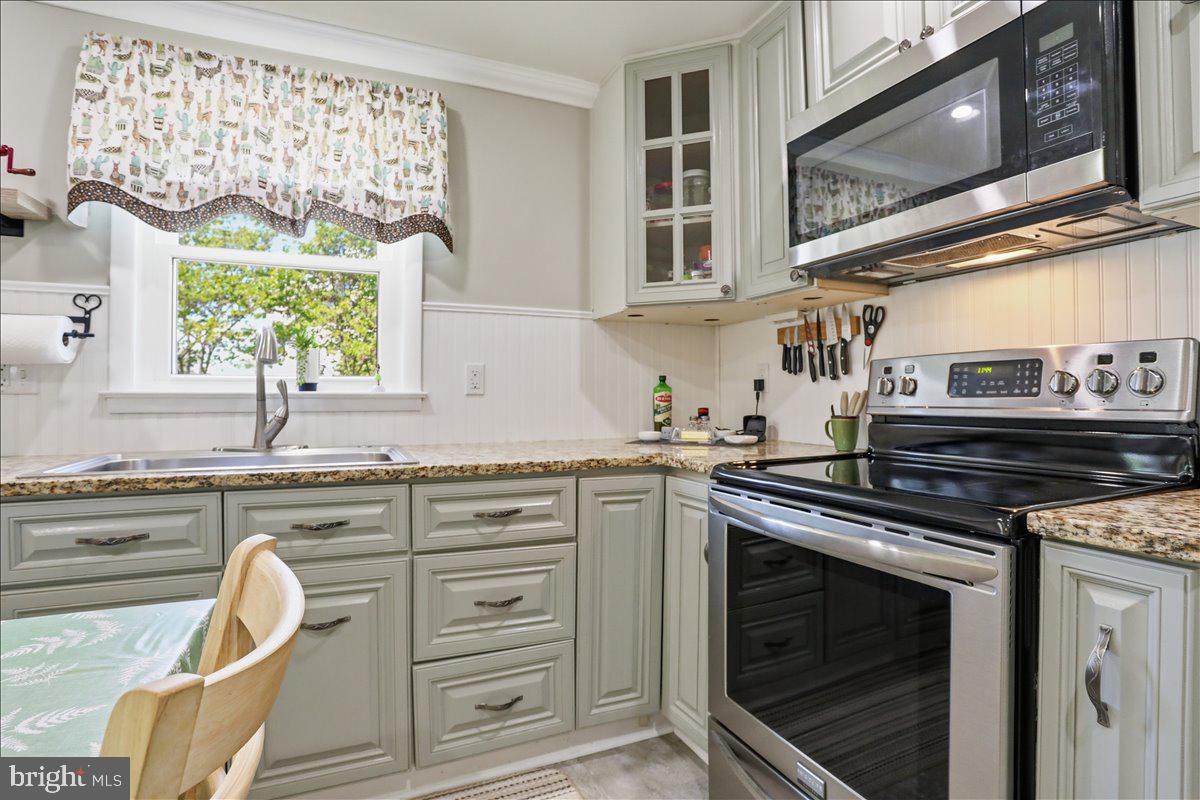 MOUNTAIN VIEW ACRES - Residential