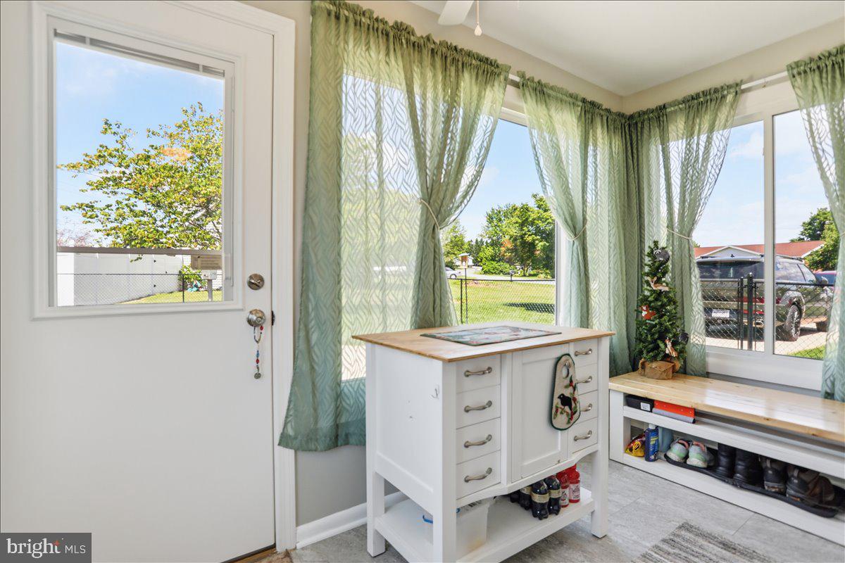 MOUNTAIN VIEW ACRES - Residential