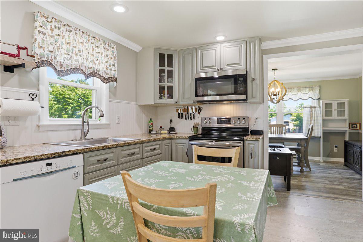 MOUNTAIN VIEW ACRES - Residential
