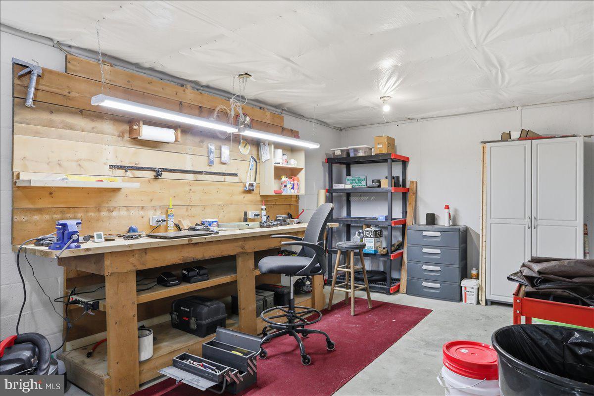 MOUNTAIN VIEW ACRES - Residential