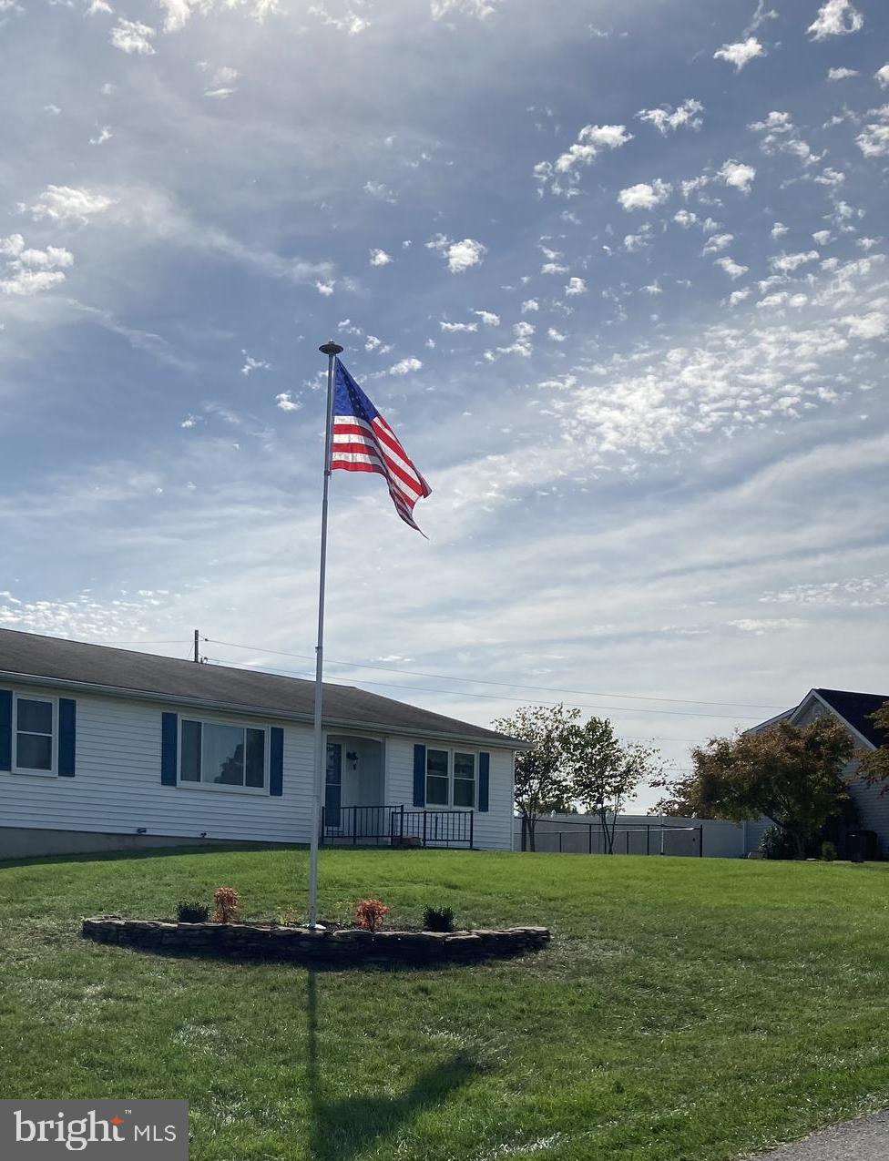 MOUNTAIN VIEW ACRES - Residential