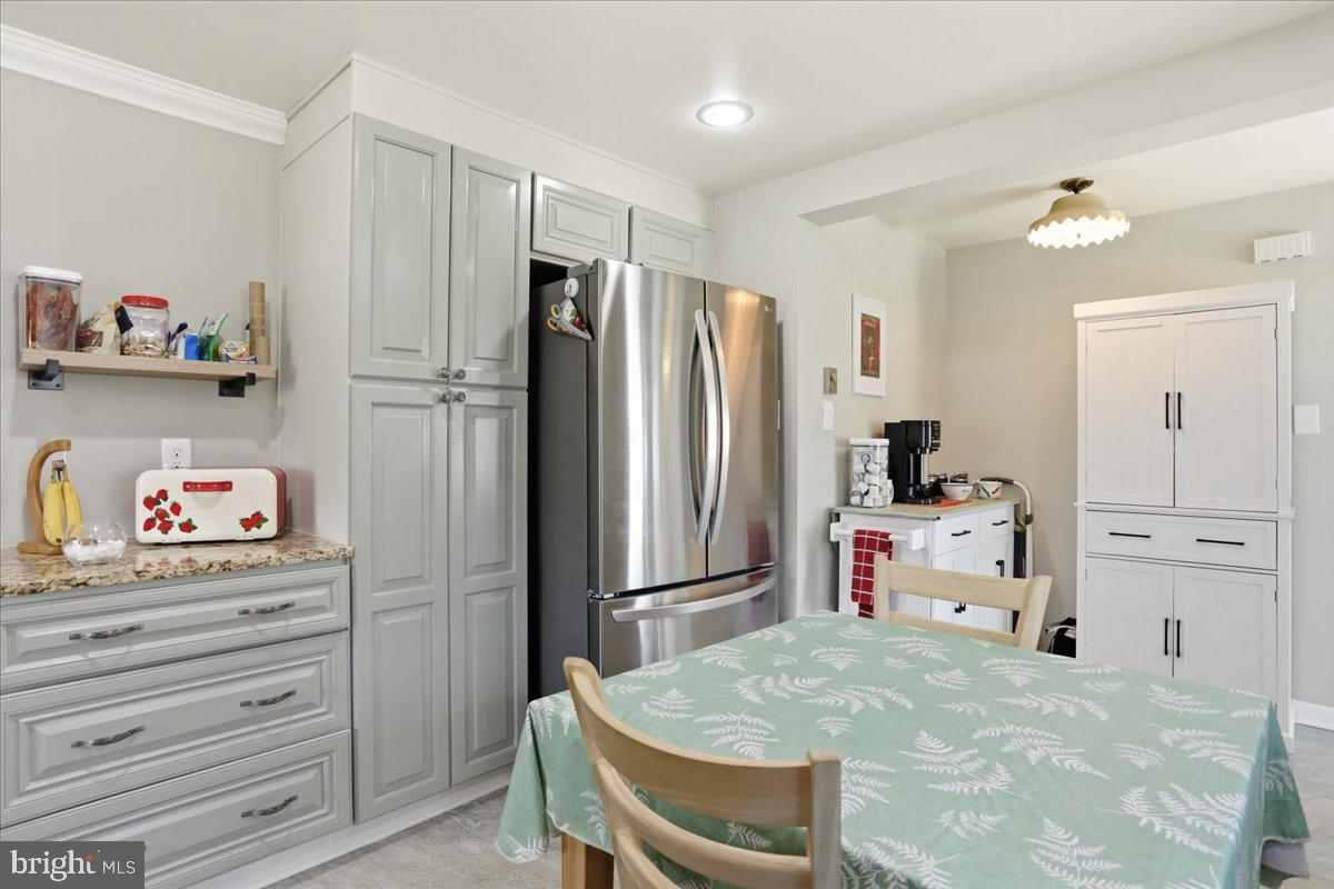 MOUNTAIN VIEW ACRES - Residential