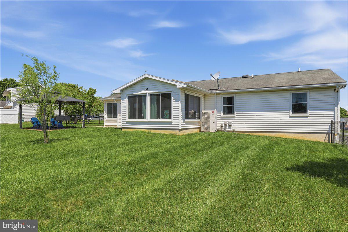 MOUNTAIN VIEW ACRES - Residential