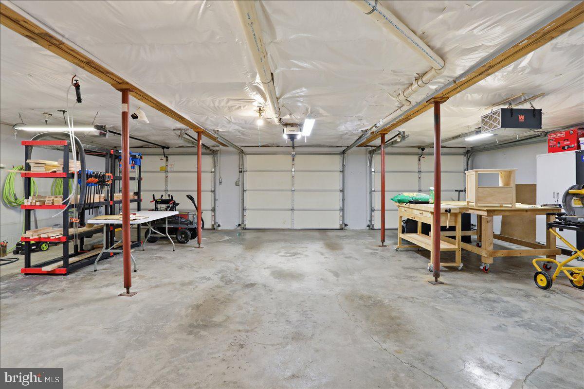 MOUNTAIN VIEW ACRES - Residential