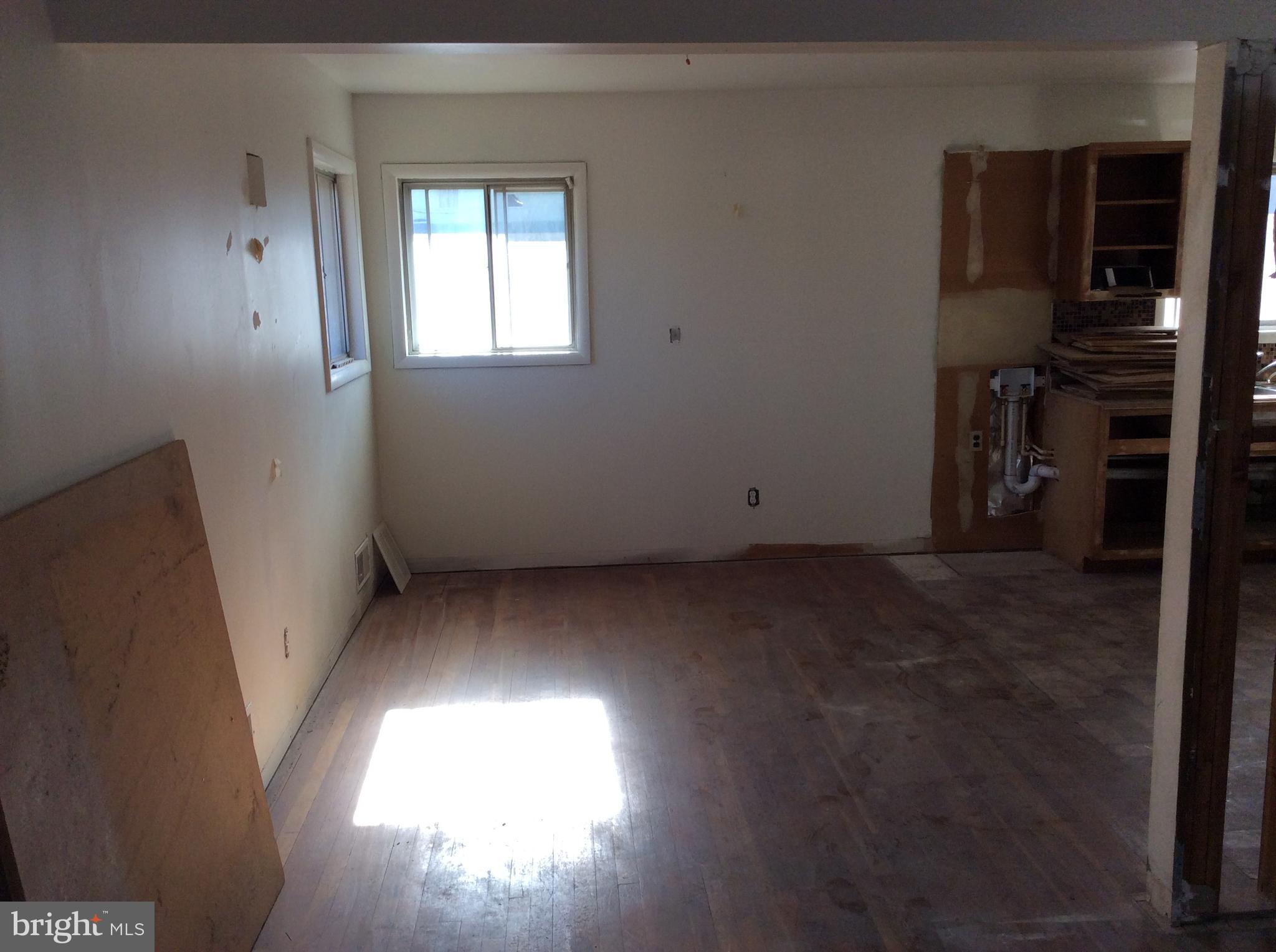 BROOKE MANOR - Residential