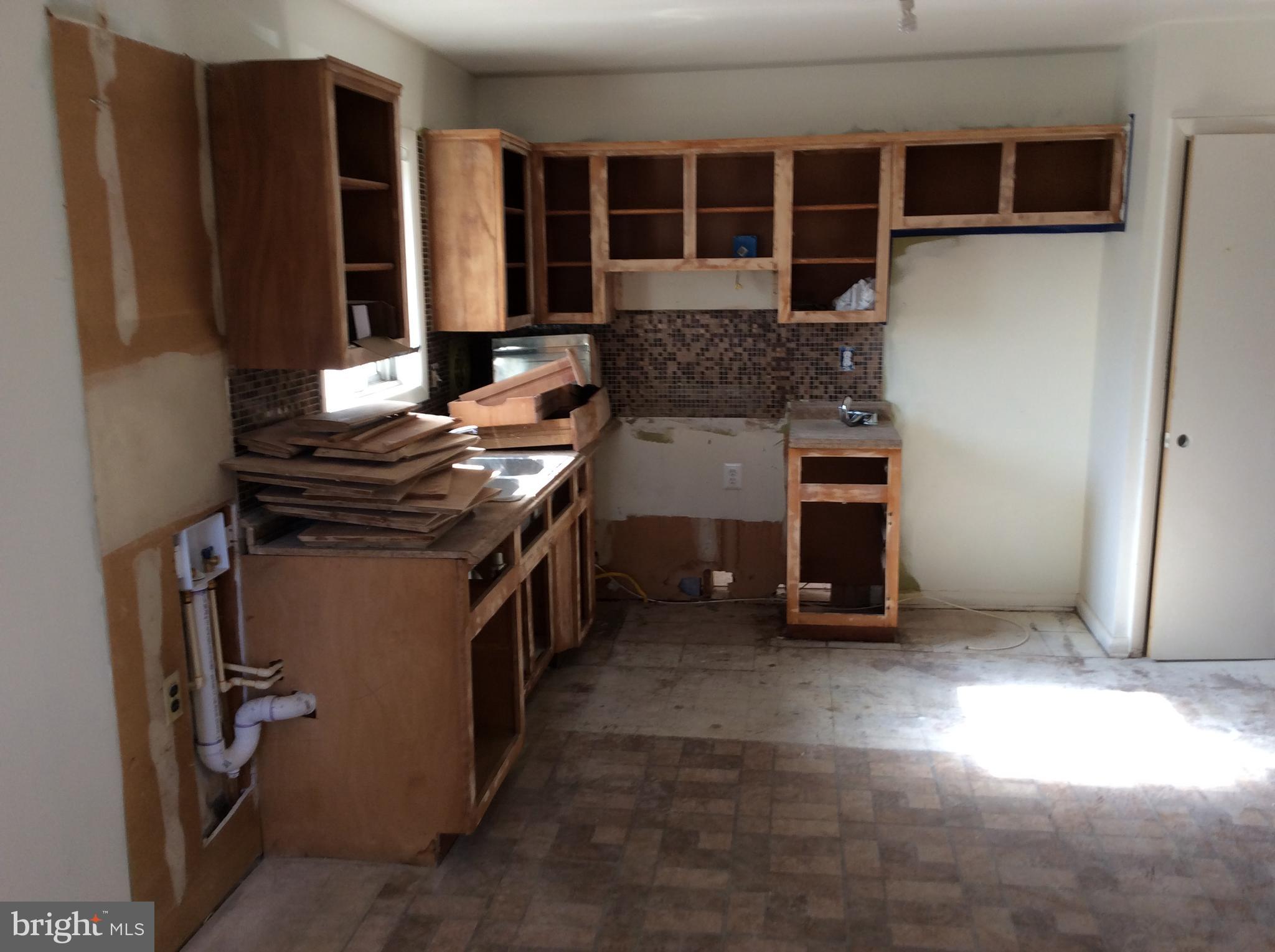 BROOKE MANOR - Residential