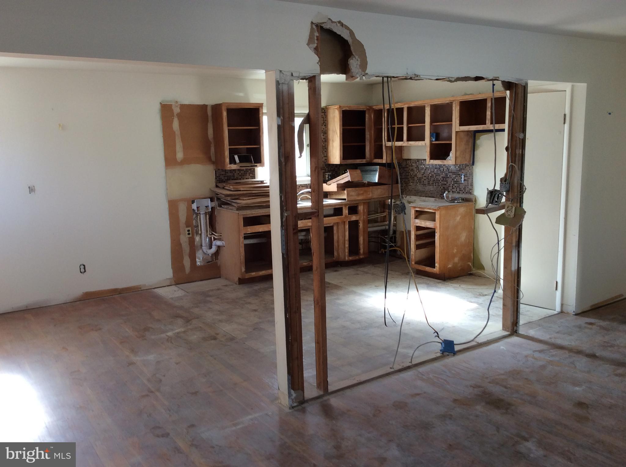 BROOKE MANOR - Residential