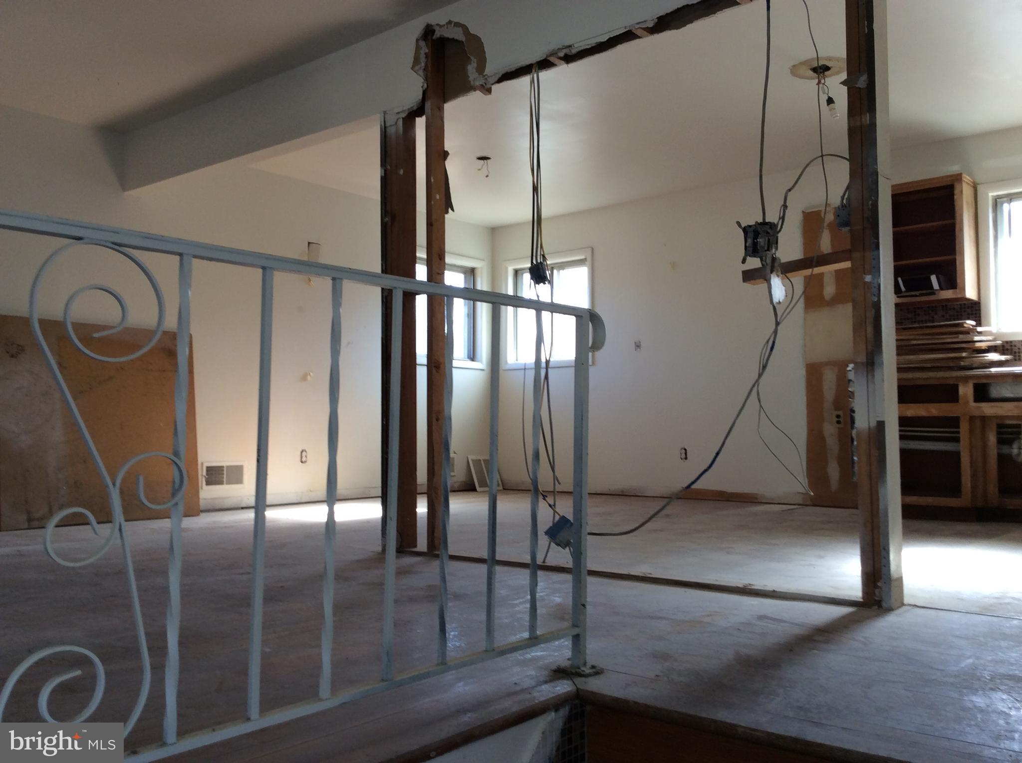 BROOKE MANOR - Residential