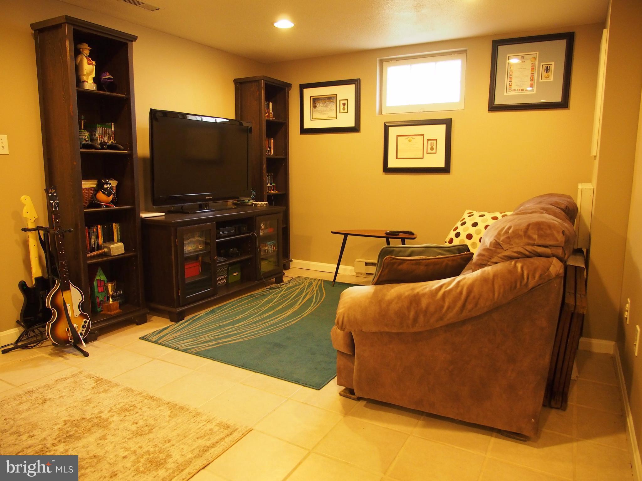 OAKLAND TERRACE - Residential