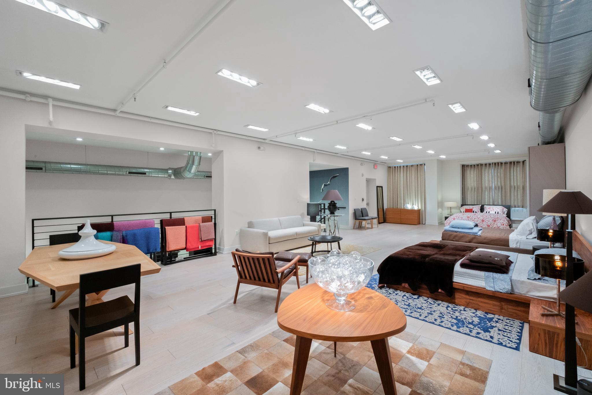 RITTENHOUSE SQUARE - Commercial Lease