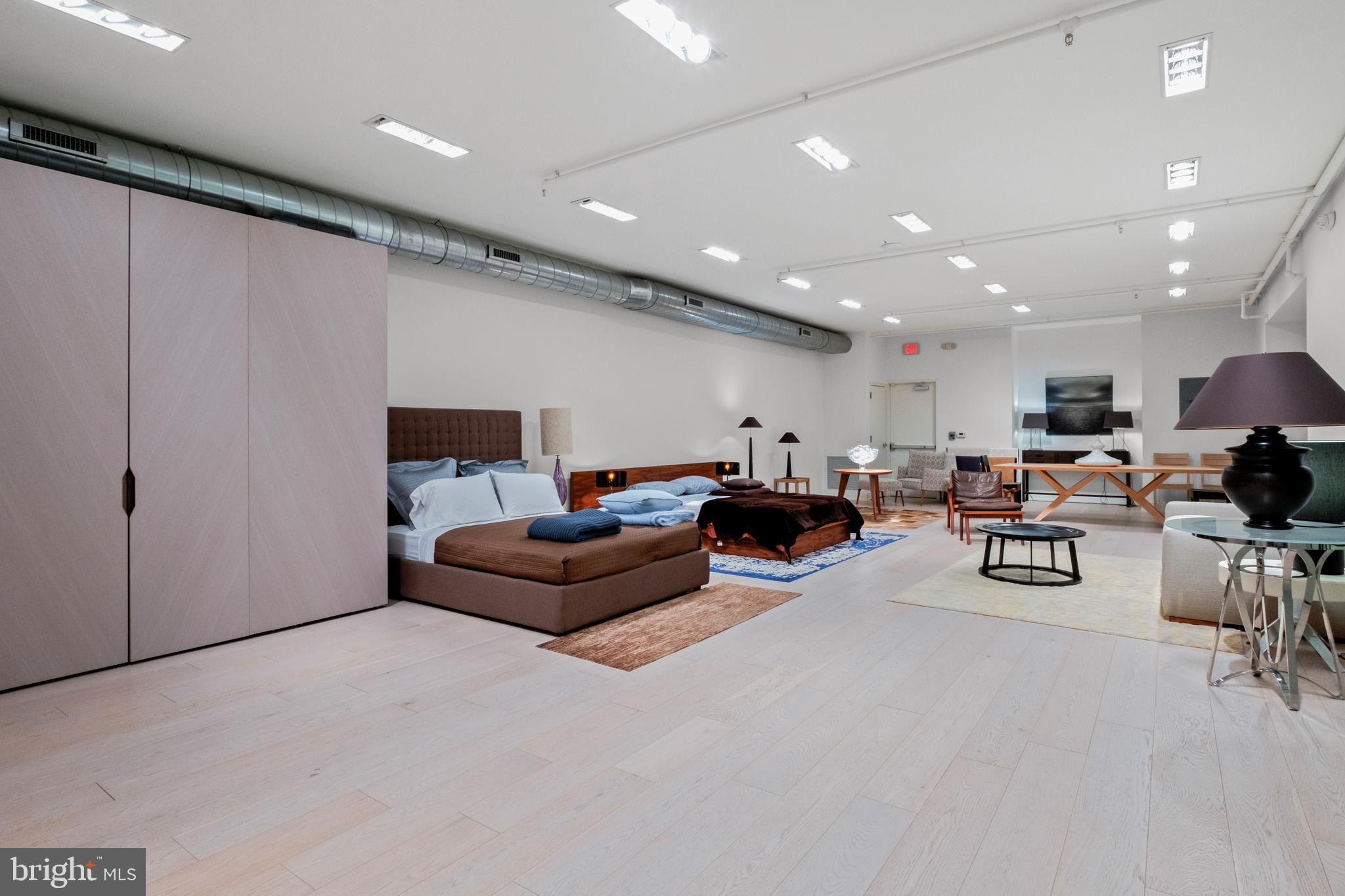 RITTENHOUSE SQUARE - Commercial Lease