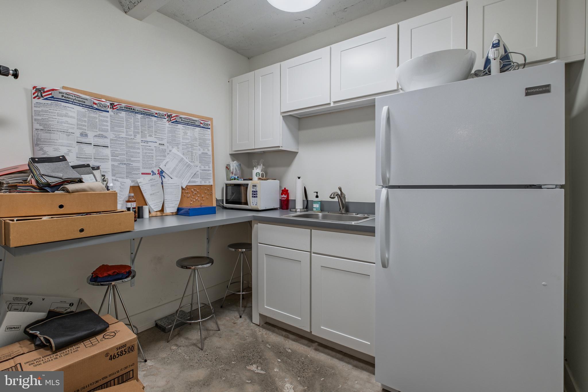 RITTENHOUSE SQUARE - Commercial Lease