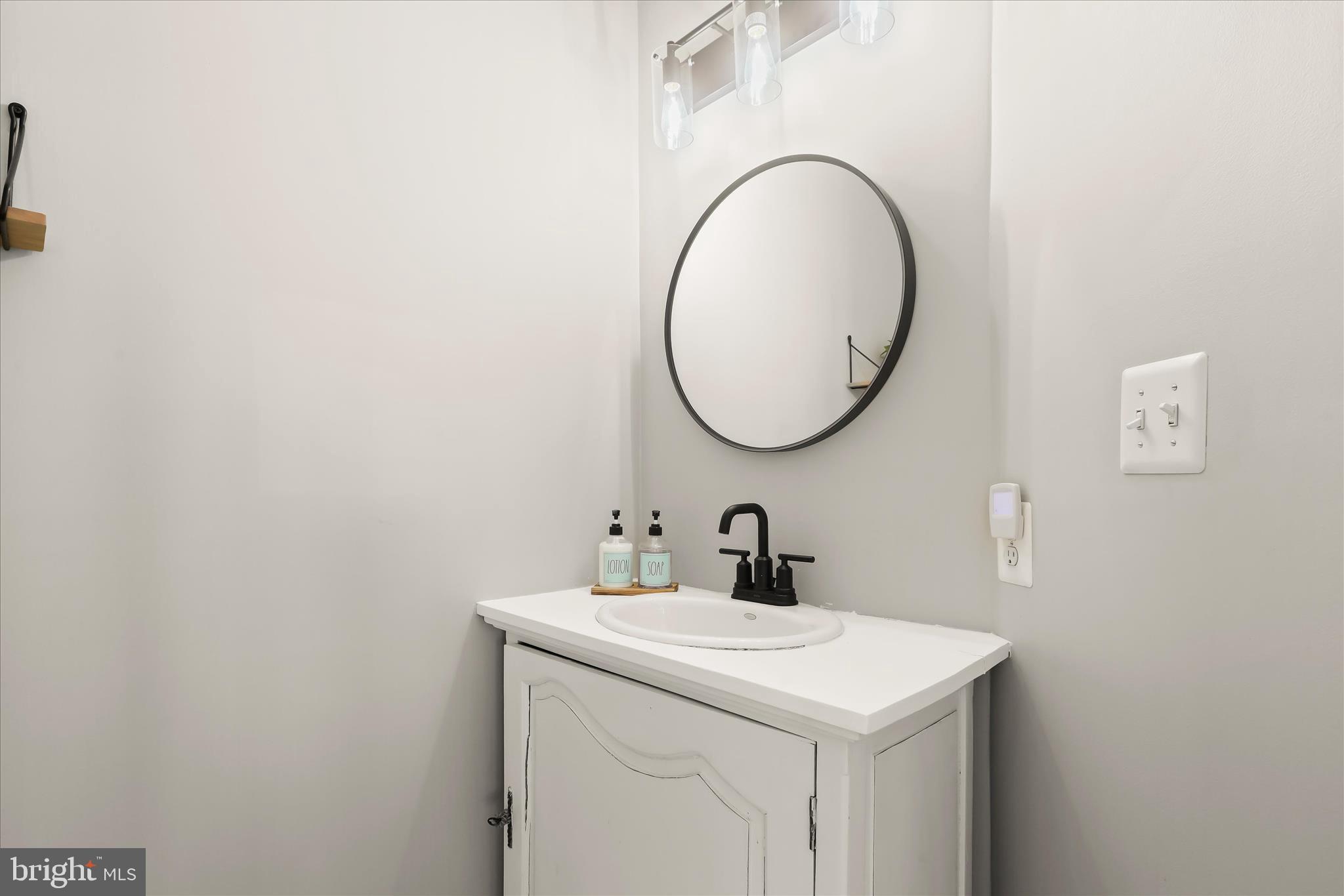 LAKE COVENTRY - Residential