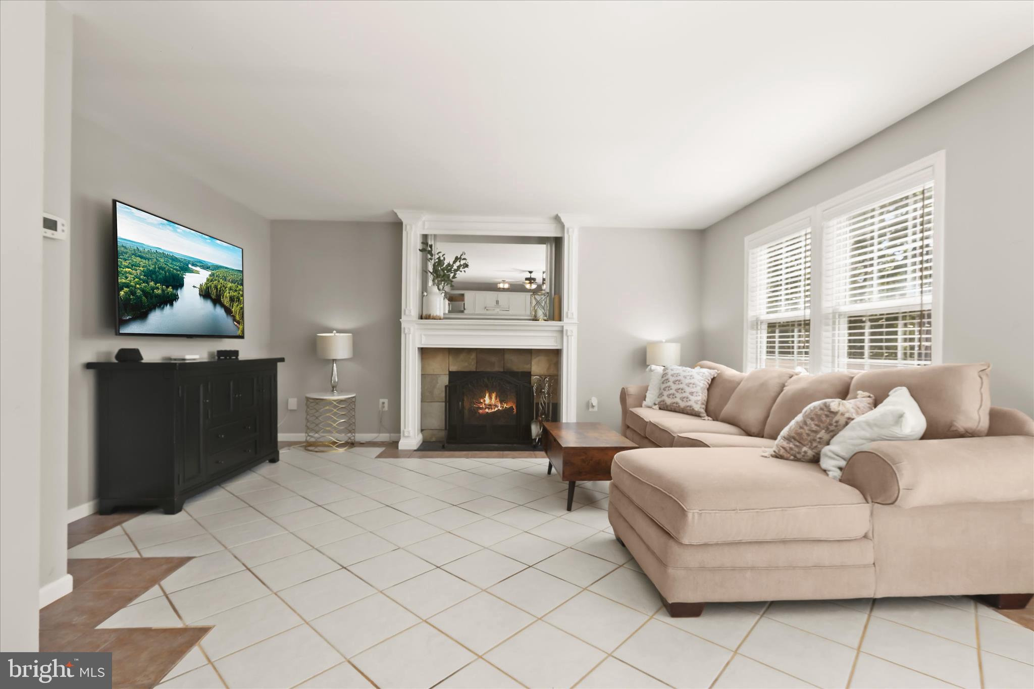 LAKE COVENTRY - Residential