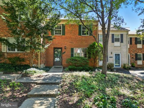 Photo of 808 College Parkway #10-808, ROCKVILLE, MD 20850 (MLS # MDMC2195994)