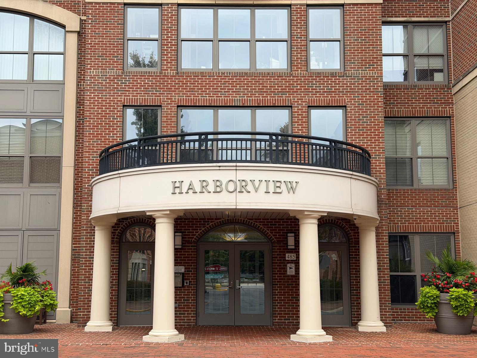 485 HARBOR SIDE STREET