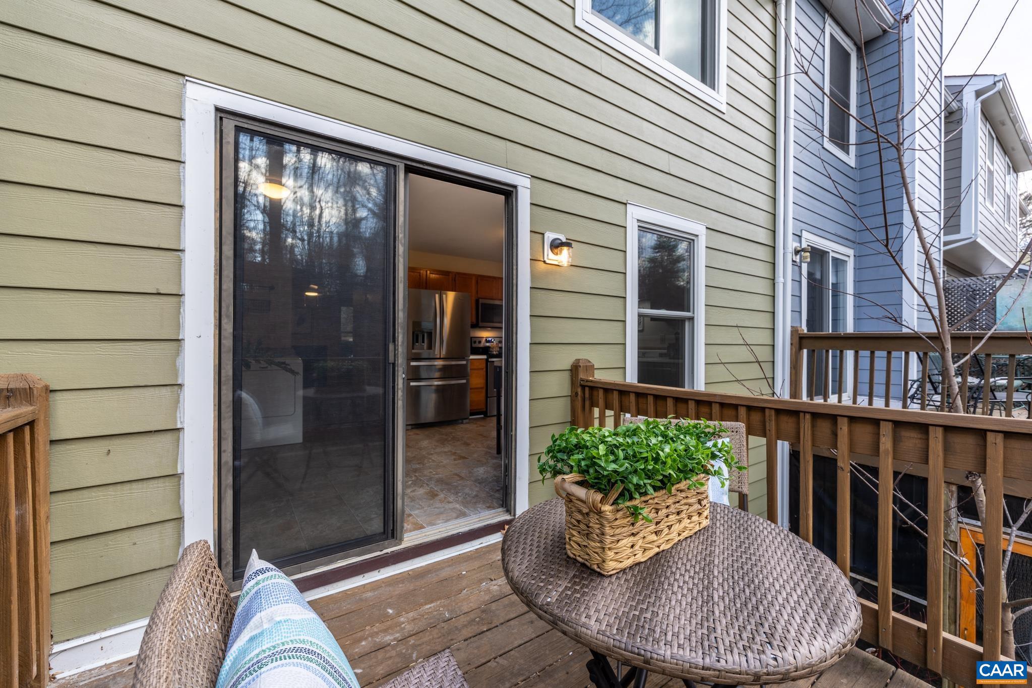 STONEHENGE - Residential