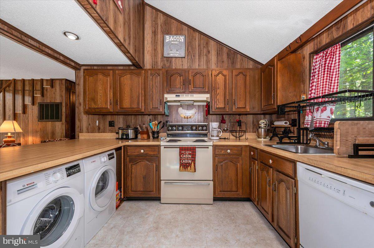 THE WOODS - Residential