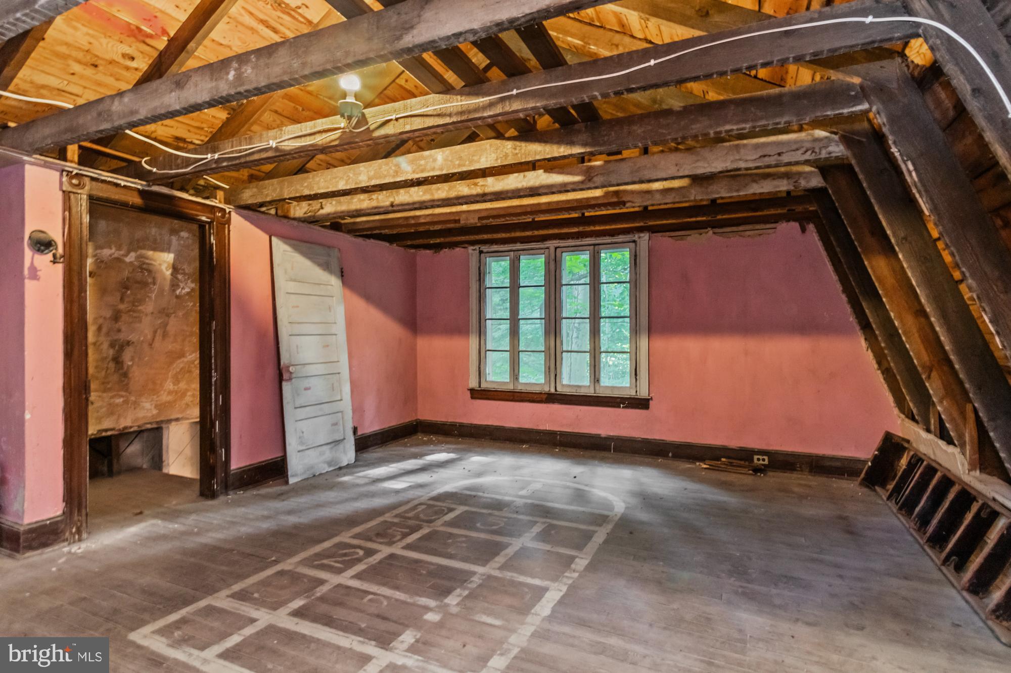 ROLAND PARK - Residential