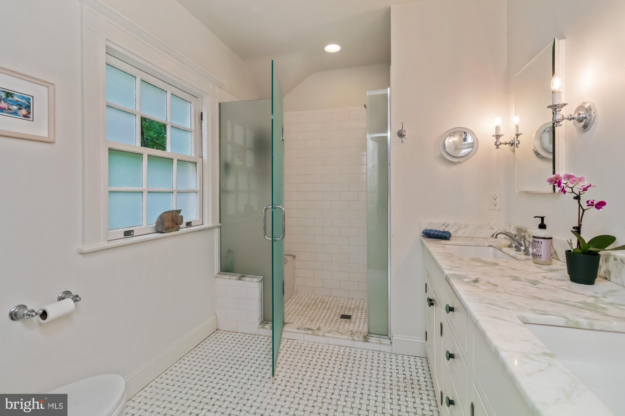 ROLAND PARK - Residential