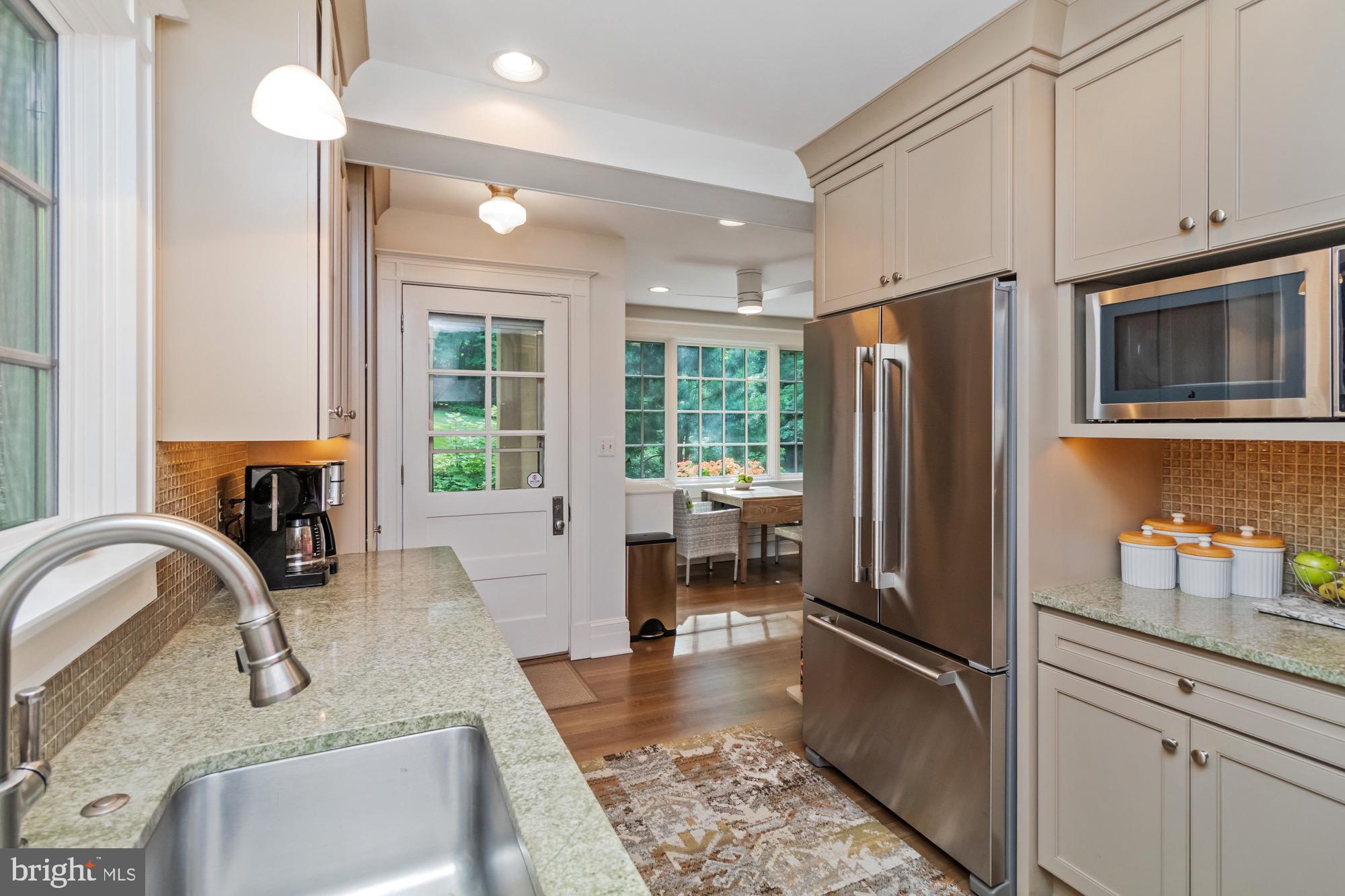 ROLAND PARK - Residential