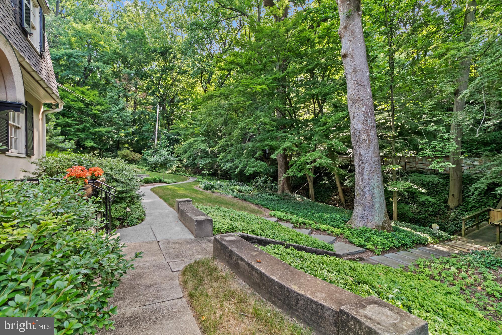 ROLAND PARK - Residential