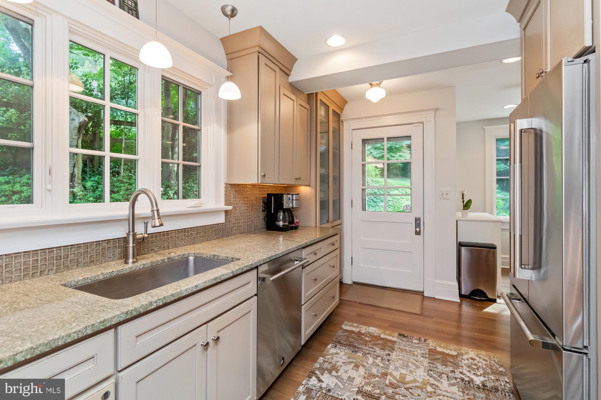 ROLAND PARK - Residential