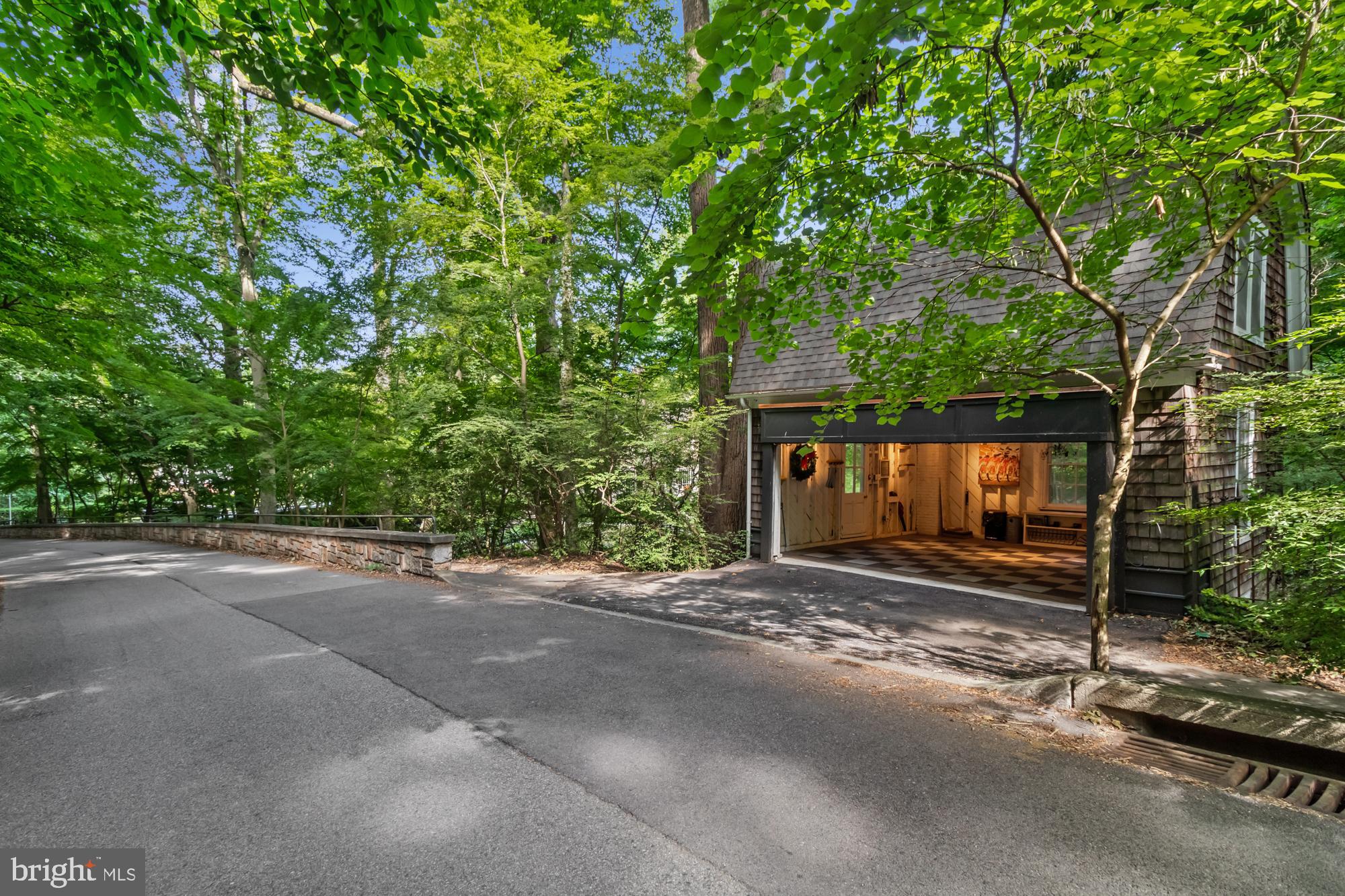 ROLAND PARK - Residential