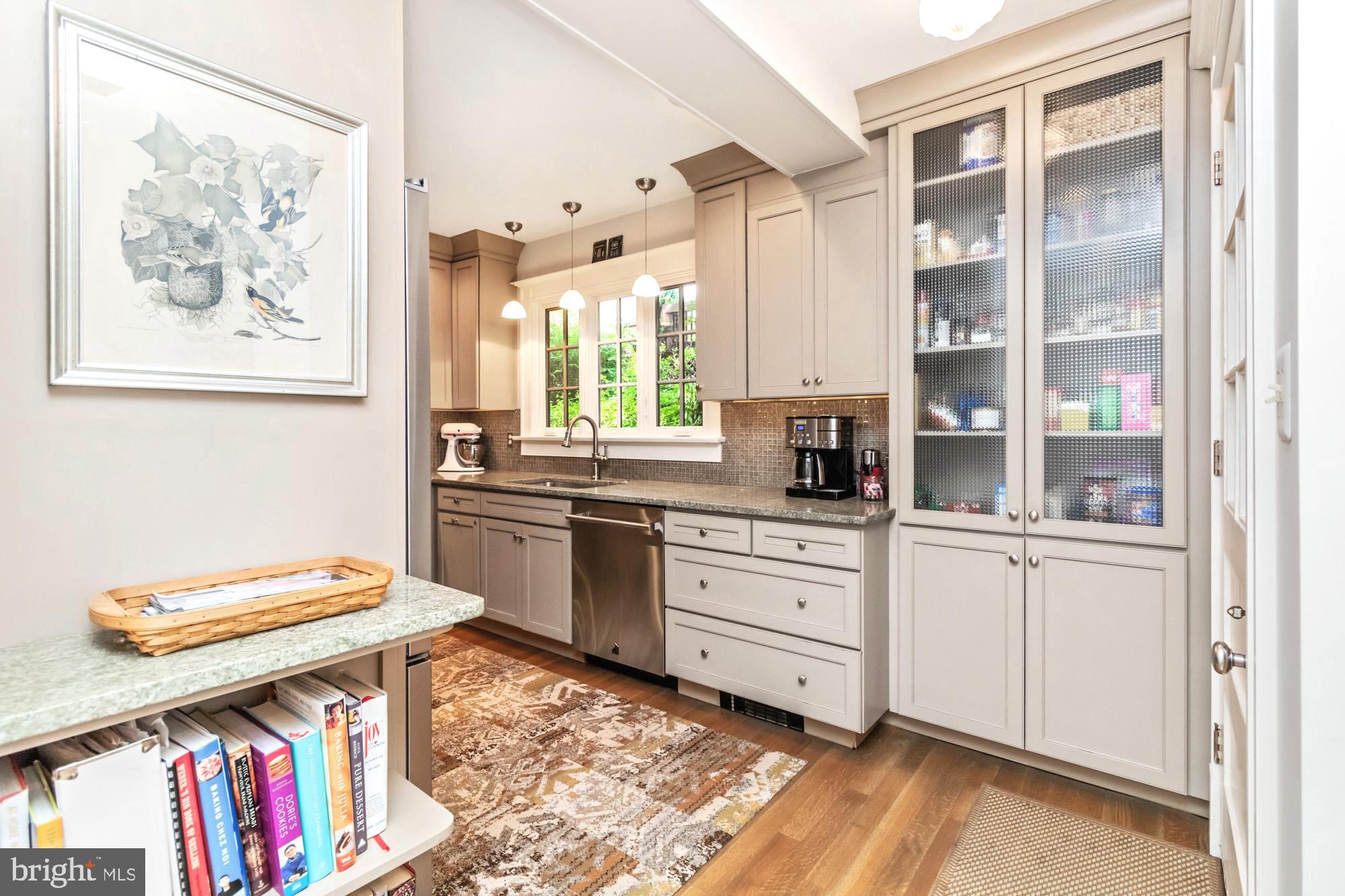 ROLAND PARK - Residential