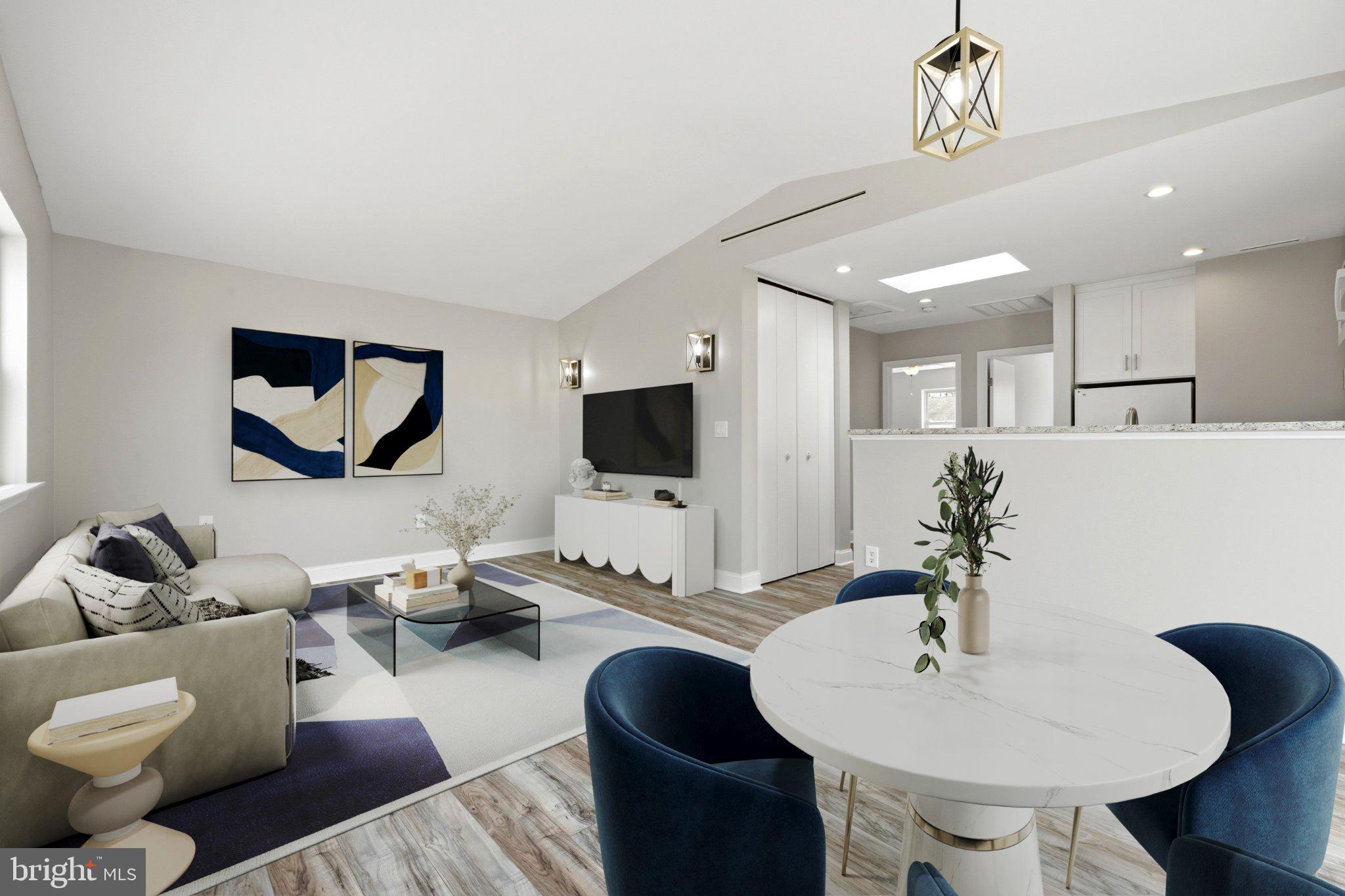 WOODLAND BEACH - Residential