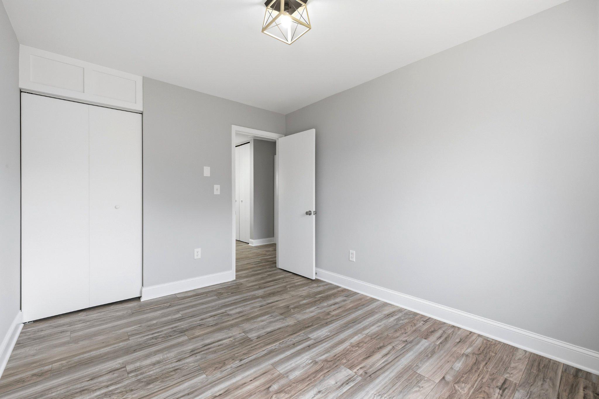 WOODLAND BEACH - Residential