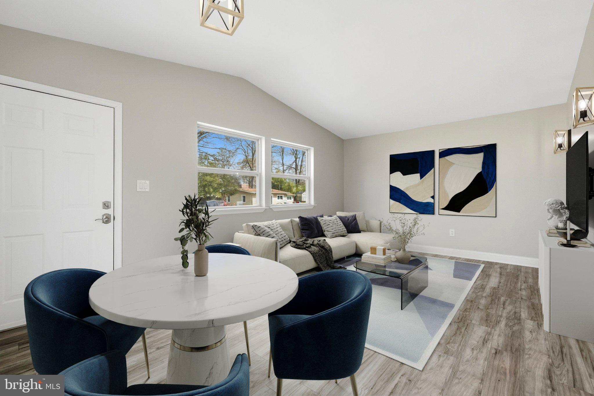 WOODLAND BEACH - Residential