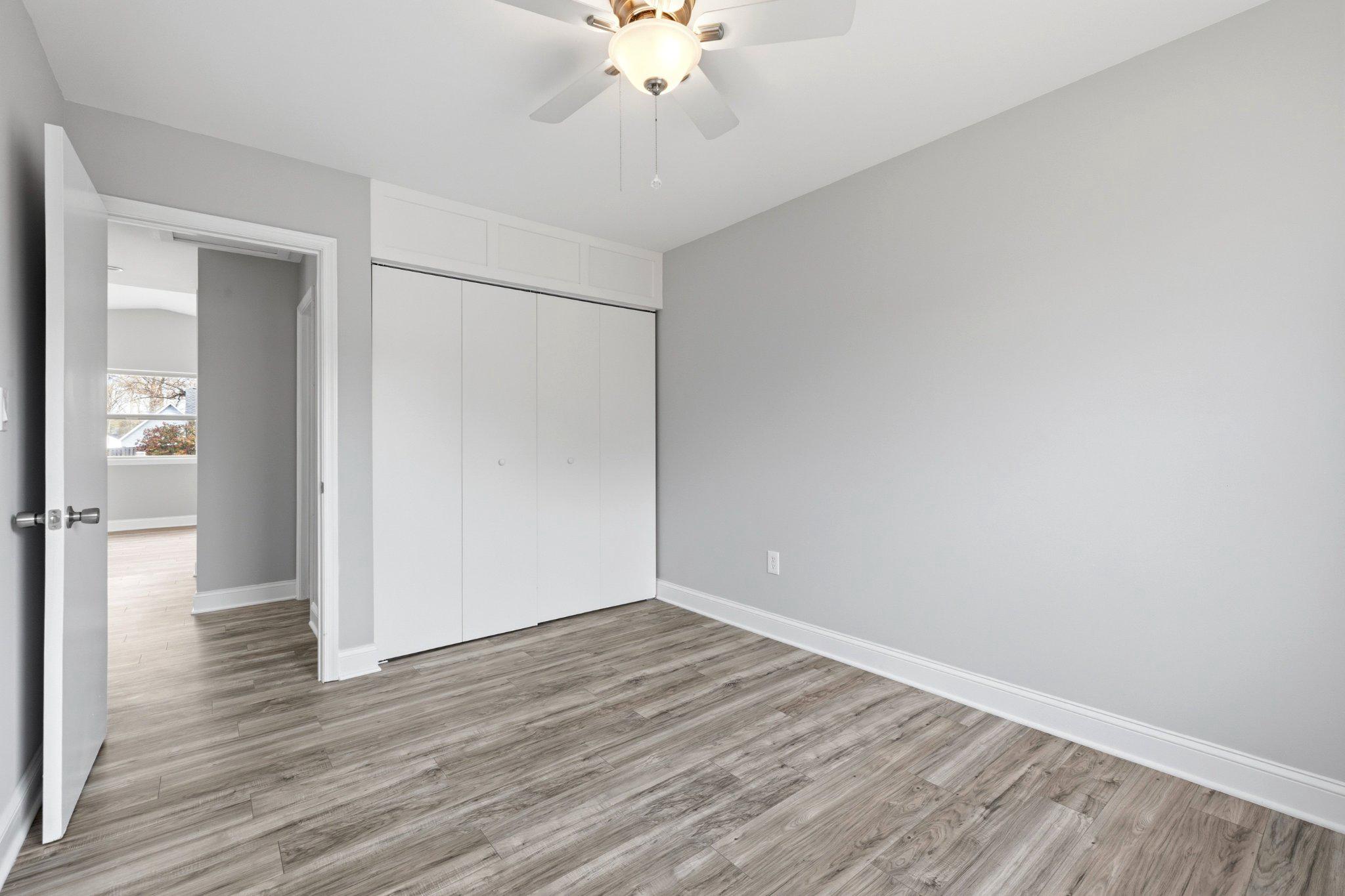 WOODLAND BEACH - Residential